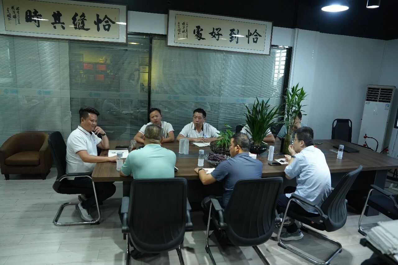 产学研深度交流｜南京工业大学专家团队到访恰缝科技 共探柔性面料抓取技术新方向